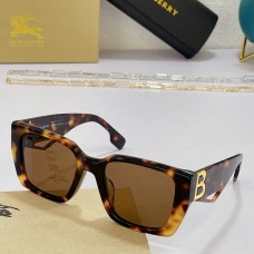 Burberry Sunglasses 2022080008