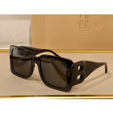 Burberry Sunglasses 2022080003