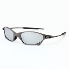 Oakley Juliet Sunglasses Black Frame Light Gray Polarized Lense